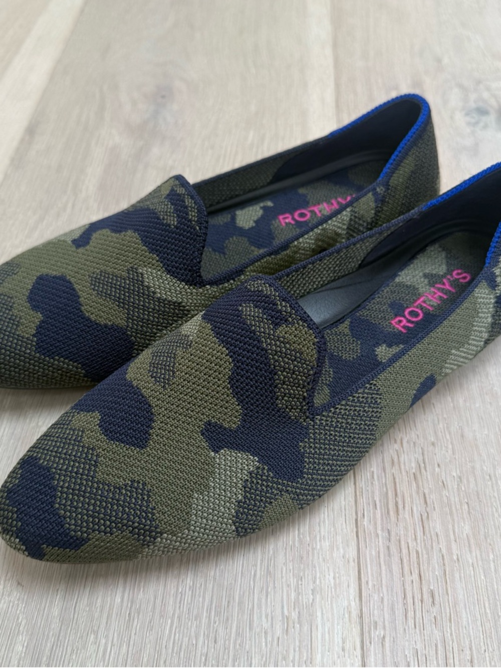 Rothy's Slip-On Flats in Olive Camo Knit Almond size 6